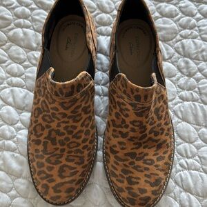Clark’s Suede animal print bootie shoe. W 8.5M